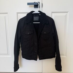 Levi’s Black Sherpa-Lined Trucker Jacket‎ Size Small